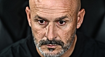 Vincenzo Italiano'dan Beşiktaş taraftarına sevgi dolu sözler: Elimde olsa 42 bin kişiyi tek tek...