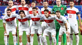 Türk futbolunda bir devir kapandı! Yıldız futbolcu Milli formaya veda etti