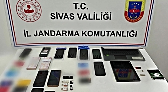 Sivas merkezli 7 ilde siber dolandırıcılık operasyonu! Şüphelilerin hesaplarında 850 milyon TL hareket