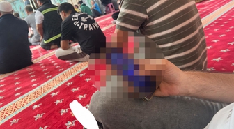Pes dedirten görüntü: Dayı camide yapma bari
