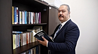 Prof. Dr. Kamer'den ebeveynlere uyarı: Ekran süresini bir anda kesmek çocukta 'dijital jetlag' yaratıyor