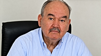 İzmir Eski Büyükşehir Belediye Başkanı Dr. Burhan Özfatura yoğun bakımda
