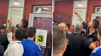 Selçuk Şahin'den soyunma odası koridorlarında Bursaspor'un sevinç gösterisine tepki