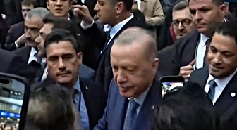 New York'ta Türk şöleni! Cumhurbaşkanı Erdoğan Türkevi'ne geldi, 7'den 70'e vatandaşlar karşıladı