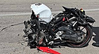 Karaman Ermenek'te sürat motoru bariyerlere çarptı, 2 kişi hayatını kaybetti