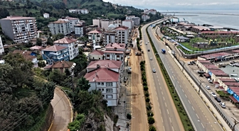 Rize İyidere'de selin bilançosu çıkmaya başladı! 12 araç ve 21 iş yeri hasar gördü
