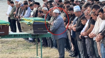 Arkadaşları tarafından katledilen 2 kardeşin cenaze namazını babaları kıldırdı