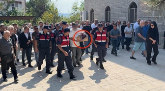 3 aylık Umay bebek toprağa verildi: Küçücük tabutunu babasını taşıdı