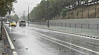 Kocaeli'de sağanak su baskınlarına yol açtı! Valilik uyardı: Yağış çarşamba akşamına kadar sürecek