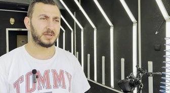 Hopa'da boğazına lokma kaçan çocuğu oto yıkamacı kurtardı! Heimlich manevrası saniye saniye kamerada