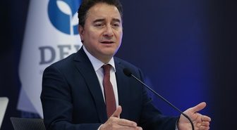 Babacan'dan fon krizi eleştirisi: 20 milyar doları vurup geçiyorlar