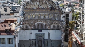 Kubbe direniyor! İstanbul'da 4 gündür yıkılamayan cami