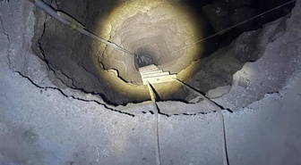 Defineciler evin içinde 25 metrelik kuyu kazdı