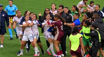 Kadın futbolunda şaşkına çeviren final! Maç bitti, kavga başladı