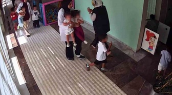 Şanlıurfa'daki depremde kreş müdürü oğlunun sınıfına koşmadı, önce minikleri kurtardı! O anlar kamerada