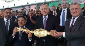 Cumhurbaşkanı Erdoğan, Yağlı Güreş Cumhurbaşkanlığı Kupası’nı takip etti
