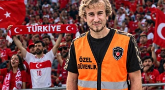 Bir zamanlar sahada ter döküyordu! Türkiye-Fransa maçında güvenlik görevlisi oldu