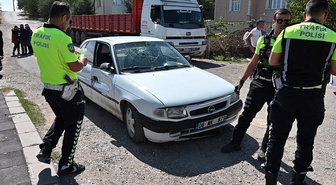 Ehliyet sınavındaki adaya 14 yaşındaki ehliyetsiz sürücü çarptı! Kırıkkale'de 4 yaralı