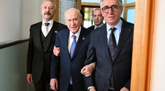 Bahçeli bir araya getirdi! Sarallar ve Şahinler, MHP Genel Merkezi'nde barıştı