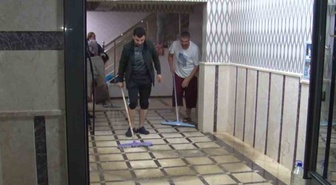 Ankara Keçiören'de lağım suyu evleri bastı! 16 aylık ateşli çocuğunu bırakıp sabaha kadar temizledi