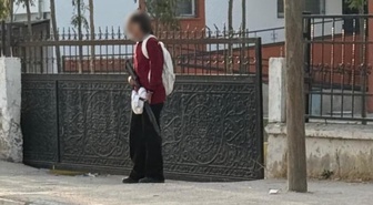 Okula pompalıyla gelen kız öğrencinin fotoğrafı ortaya çıktı