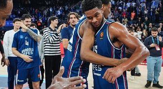 Anadolu Efes, Real Madrid'i devirdi