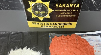 Sakarya'da araçta 570 gram hammadde ele geçirildi! 1 ton 772 kilo bonzaiye yetecekmiş