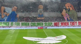 Konyaspor-Filistin maçında anlamlı koreografi! Tribünlerden tüm dünyaya mesaj