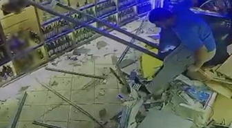 Veresiye talebi reddedildi, tekele kamyonla daldı