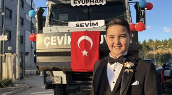 9 aylıkken babası şehit olmuştu! Eyüphan sünnet düğününe babasının adını taşıyan TOMA ile gitti