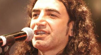 Murat Kekilli Niğde'de sahne aldı! Sevilen şarkılarını hayranlarıyla söyledi