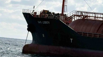 Karadeniz'de saldırıya uğrayan LPG tankeri İstanbul açıklarında ortaya çıktı! Hasarlı haliyle demirledi