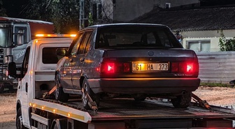 Sakarya'da sosyal gelişim merkezi önünde drift atan sürücüye 140 bin lira ceza! Otomobili çekiciyle götürüldü