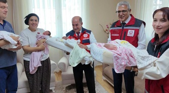 Kaş'ta ikinci çocuk isteyen çiftin dördüz kızı oldu! Bebekler bir aya yakın kuvözde kaldı