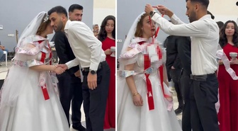 Takılan takıyı gören gelinin ağzı açık kaldı