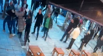 Sakarya'da babasıyla yürüyen genç kıza tanımadığı adamdan saldırı! Şüpheli gözaltında