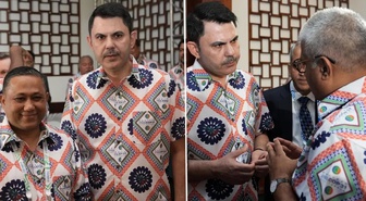 Bakan Murat Kurum Fiji'de geleneksel gömleğiyle dikkat çekti