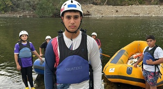 Depremde ağabeyini kaybeden Emir, öğretmeninin davetiyle başladığı raftingde 10 kez Türkiye şampiyonu oldu