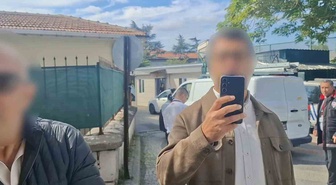 Üsküdar Amerikan Lisesi'nde trafo yangını! Veliler, görüntü almak isteyen muhabiri engellemeye çalıştı