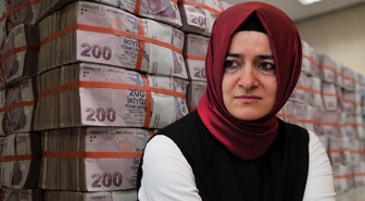 Fatma Betül Sayan Kaya'ya bir darbe de ünlü oyuncudan