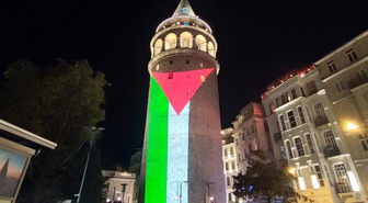 İstanbul'un kalbinde Filistin için tek yürek: Galata Kulesi Filistin bayrağıyla aydınlandı