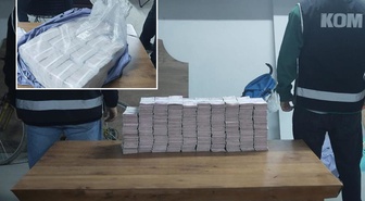 Pendik'te bir evin bodrumundan çuvallar dolusu para çıktı