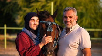 Hayvanlardan çok korkuyordu, şimdi binicilik eğitmeni! Gaziantep'te baba-kızın at tutkusu