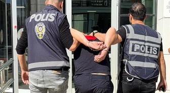 İzmir'de itfaiyeci, eski sevgilisinin evini benzinle ateşe verdiği iddiasıyla tutuklandı! Genç kadın yaşam mücadelesi veriyor