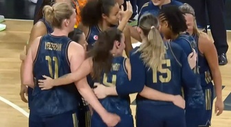 TRT yorumcusu canlı yayında ağzından kaçırdı! Fener taraftarı delirdi