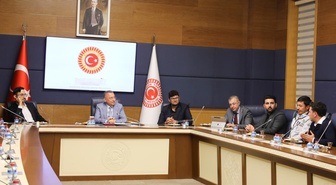 Fuat Oktay, Afgan öğrencilerle Meclis'te bir araya geldi