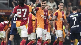 Galatasaray, 10 kişi kaldığı maçta son anlarda attığı gollerle güldü