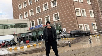 Cem Yılmaz, tedavi gördüğü ÇOMÜ Hastanesi'ne kontrole gelip fotoğraf paylaştı
