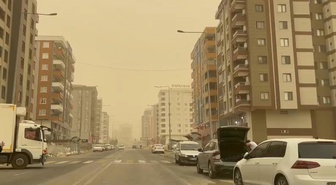 Şanlıurfa'da toz bulutu görüş mesafesini düşürdü