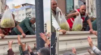Manisa'da üzüm protestosu: 1 tır dolusu üzüm halka dağıtıldı